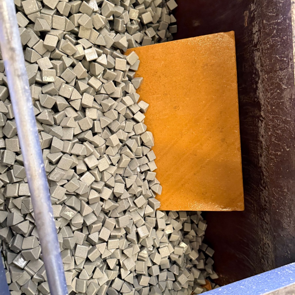 Máquina de pulido vibratorio, máquina de acabado vibratoria utilizada para mármol, piedra mosaico y arenisca